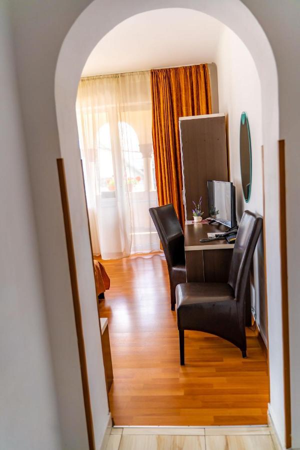 Hotel Turist Pucioasa Dış mekan fotoğraf